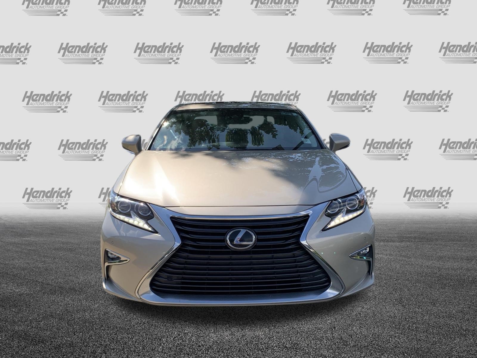 Used 2018 Lexus ES 350 w/ Luxury Package w/Wood Trim FWD image 3