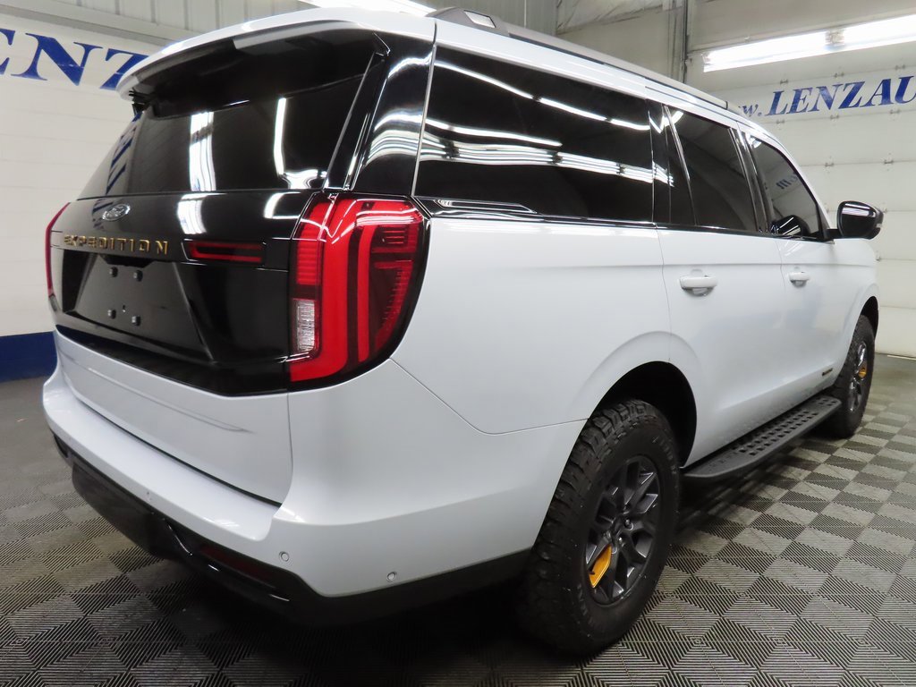 Used 2025 Ford Expedition Tremor image 4