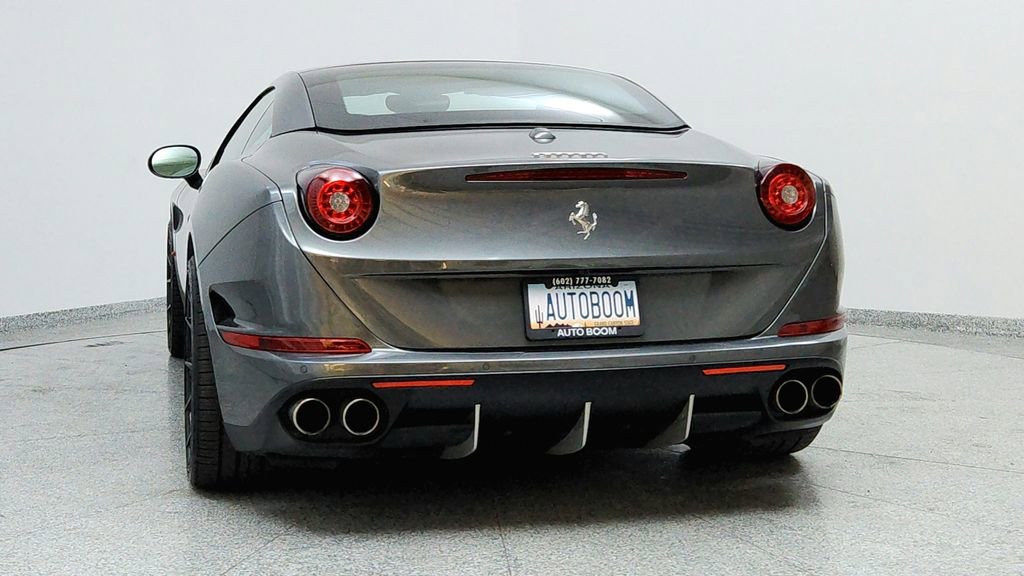 Used 2018 Ferrari California T image 4