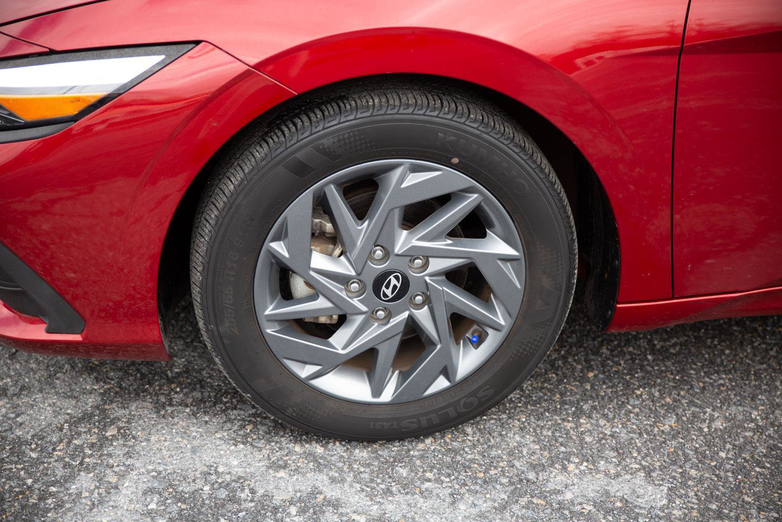 Used 2024 Hyundai Elantra SEL FWD image 9