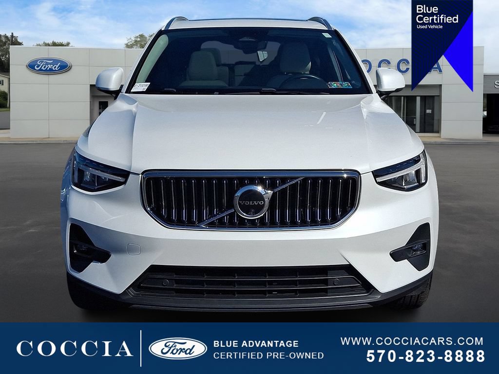 Used 2023 Volvo XC40 B5 Plus w/ Protection Package Premier AWD/4WD image 2