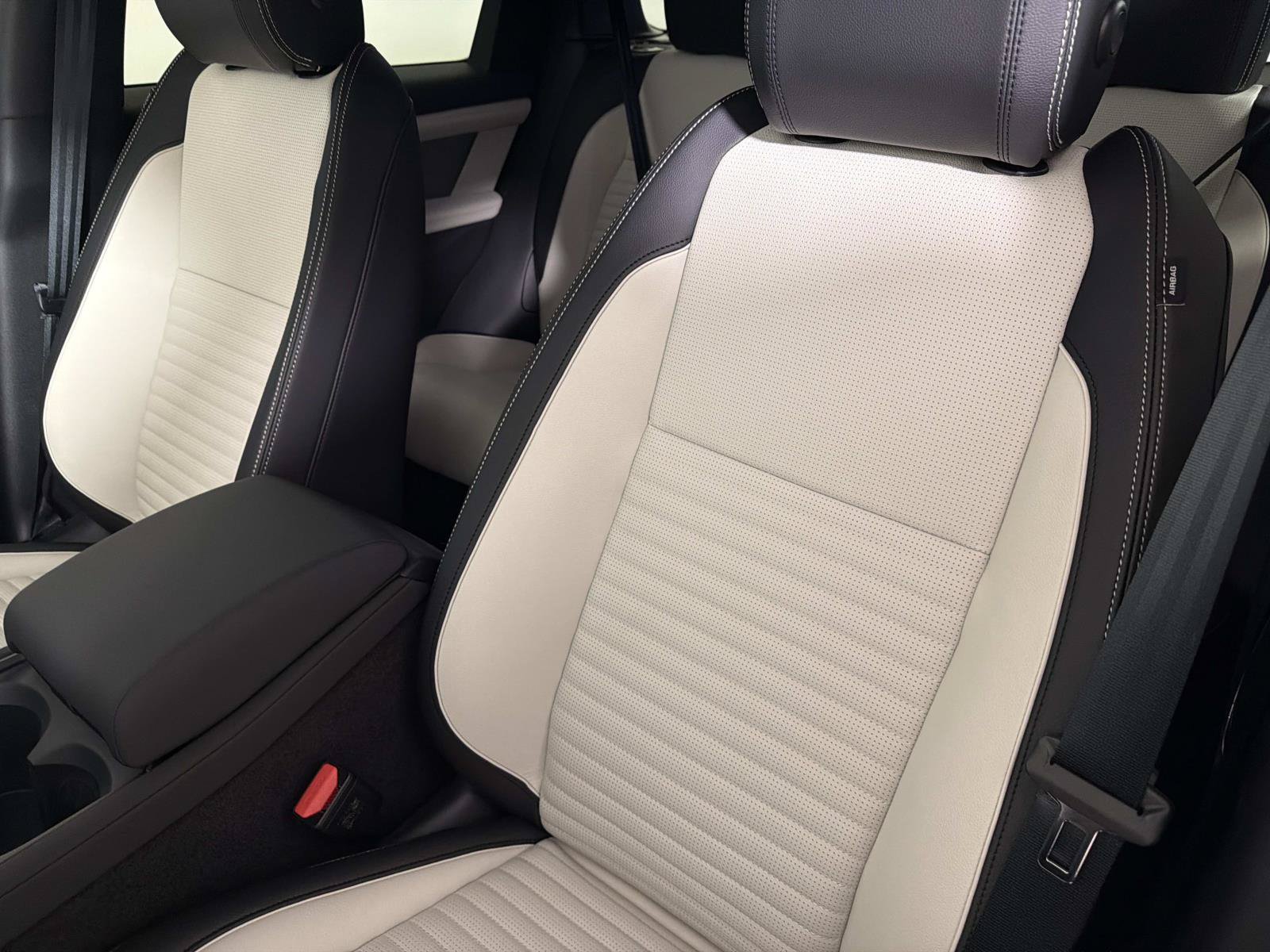 New 2026 Land Rover Discovery Sport Landmark AWD/4WD image 18