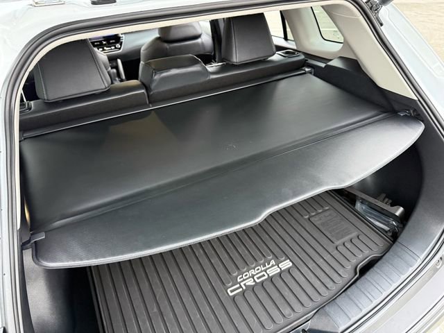 Certified 2025 Toyota Corolla Cross XLE image 33