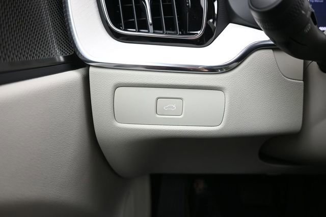 New 2026 Volvo XC60 B5 Ultra w/ Climate Package AWD/4WD image 30