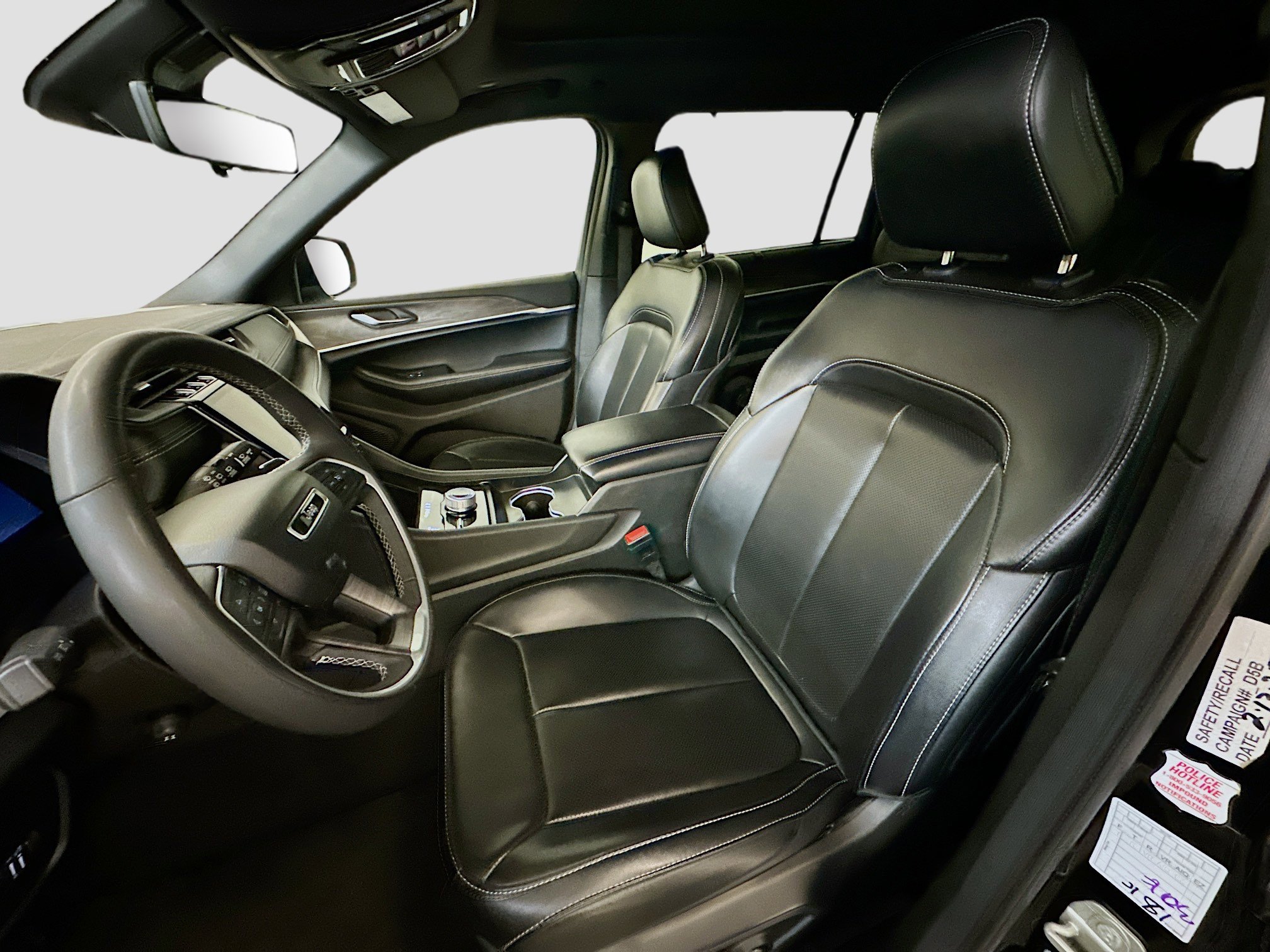 Used 2024 Jeep Grand Cherokee L Limited w/ Luxury Tech Group II image 13