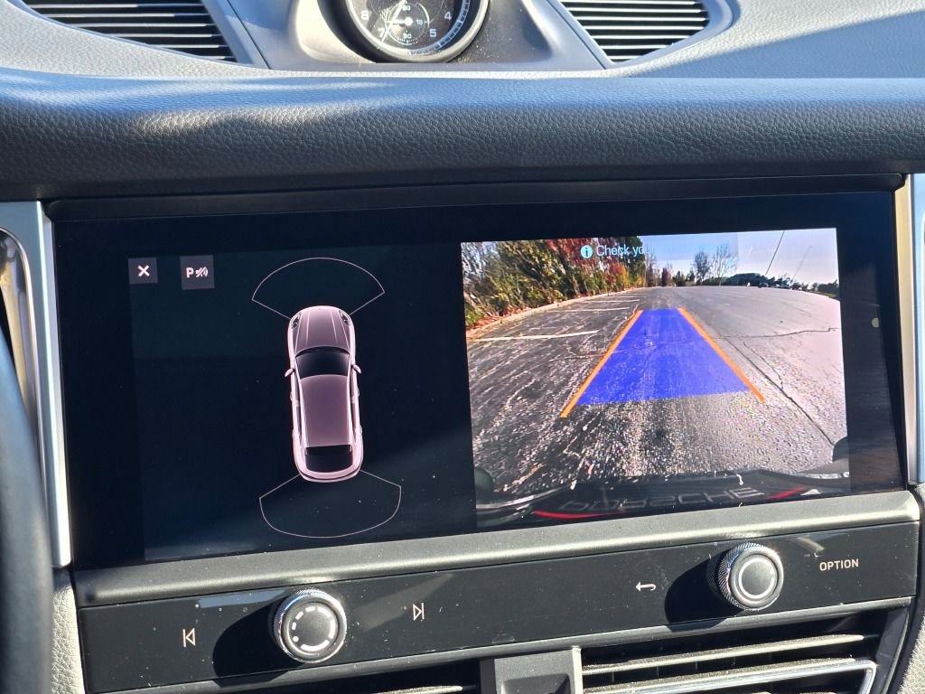 Certified 2024 Porsche Macan image 23