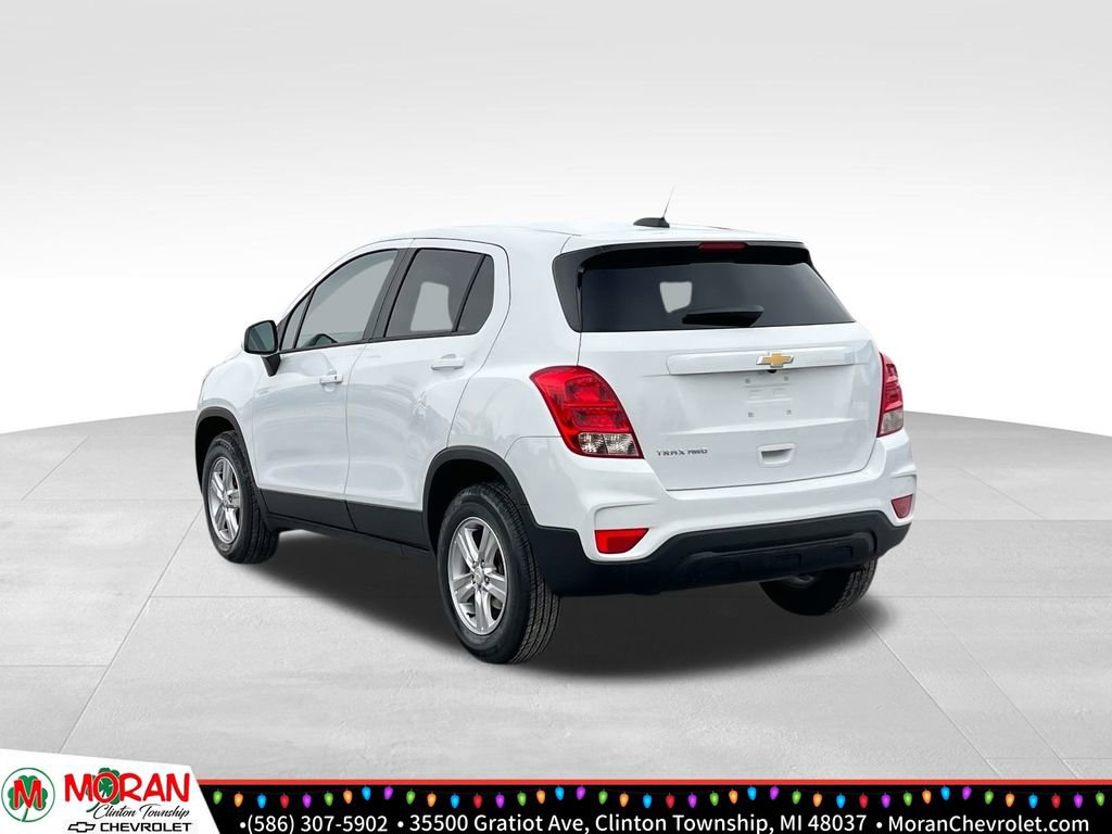 Certified 2022 Chevrolet Trax LS w/ Tint and Cruise Package image 4