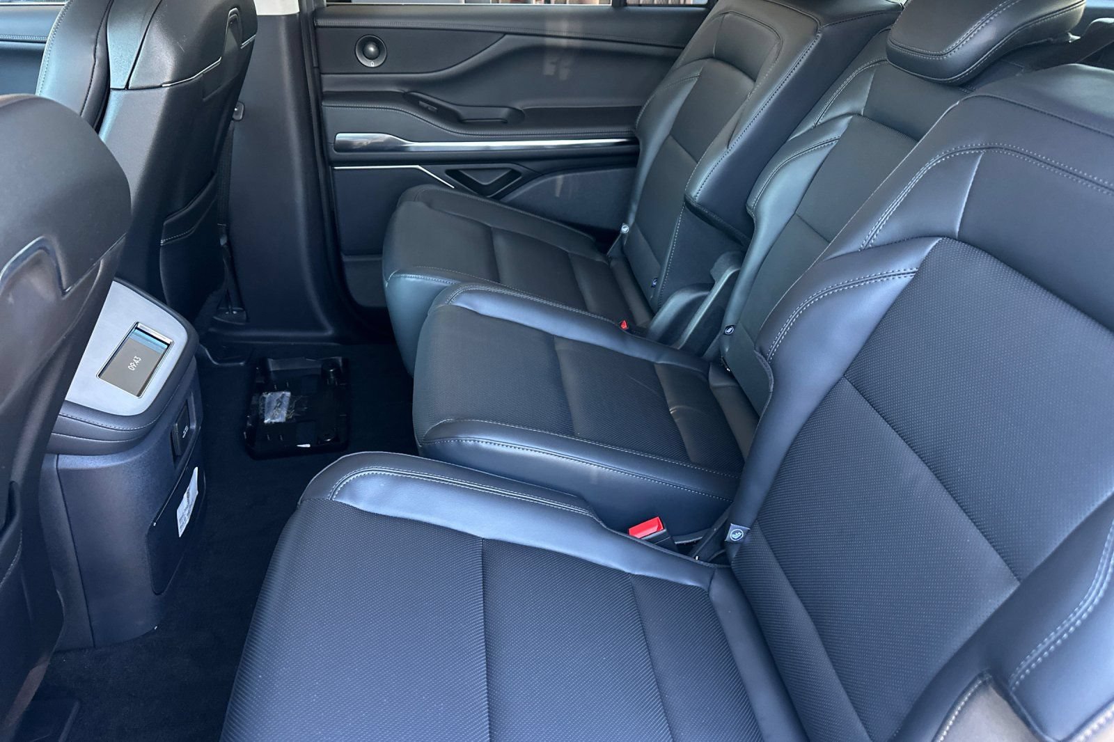 New 2027 Lincoln Navigator L Premier RWD image 11
