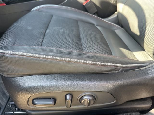 Used 2022 Chevrolet TrailBlazer RS w/ Sun and Liftgate Package AWD/4WD image 45