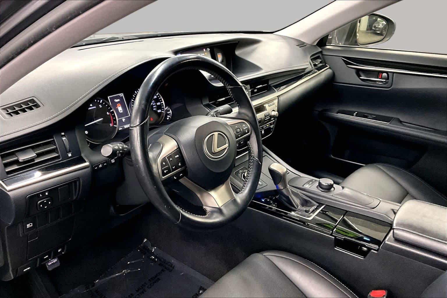 Used 2017 Lexus ES 350 w/ Accessory Package 2 FWD image 17