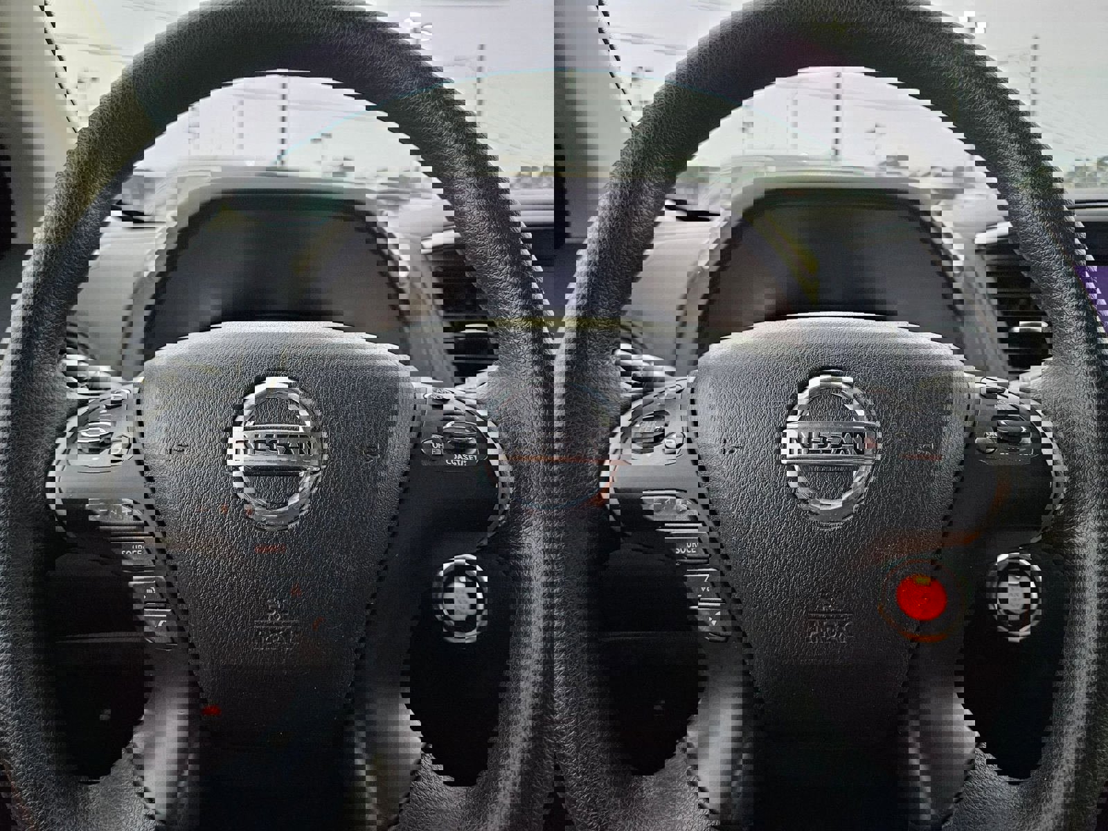 Used 2020 Nissan Pathfinder S image 10