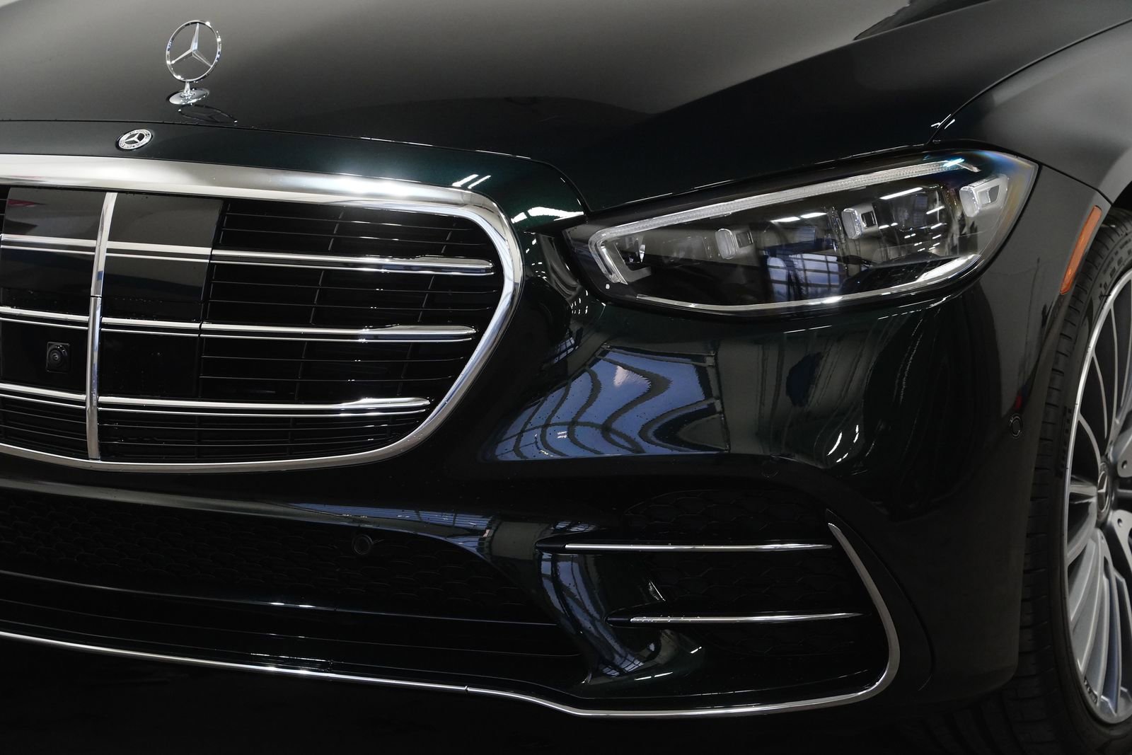 Certified 2023 Mercedes-Benz S 580 4MATIC Sedan image 9