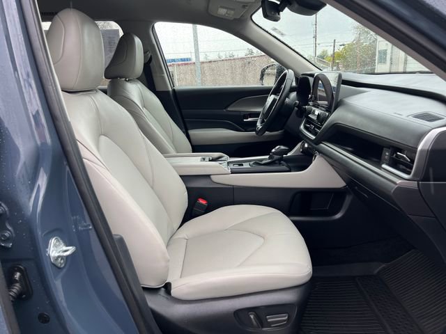 Used 2025 Toyota Grand Highlander AWD Hybrid image 11