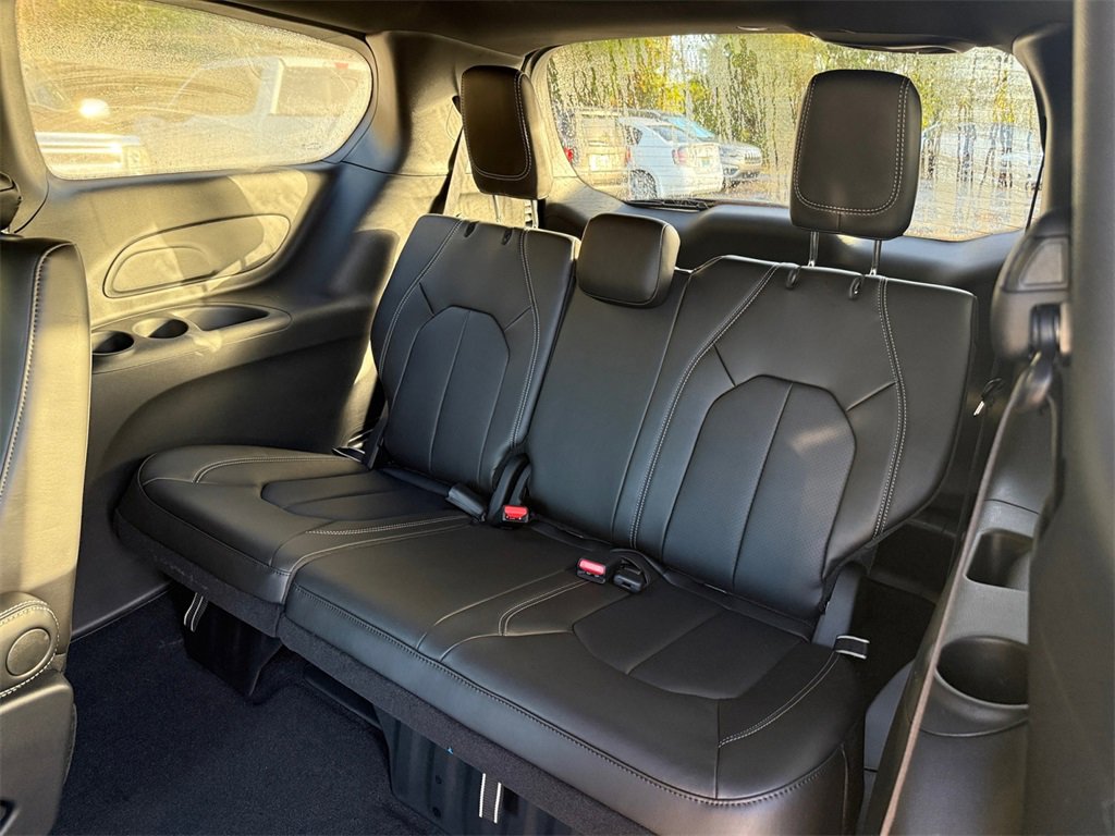New 2026 Chrysler Pacifica Select image 29