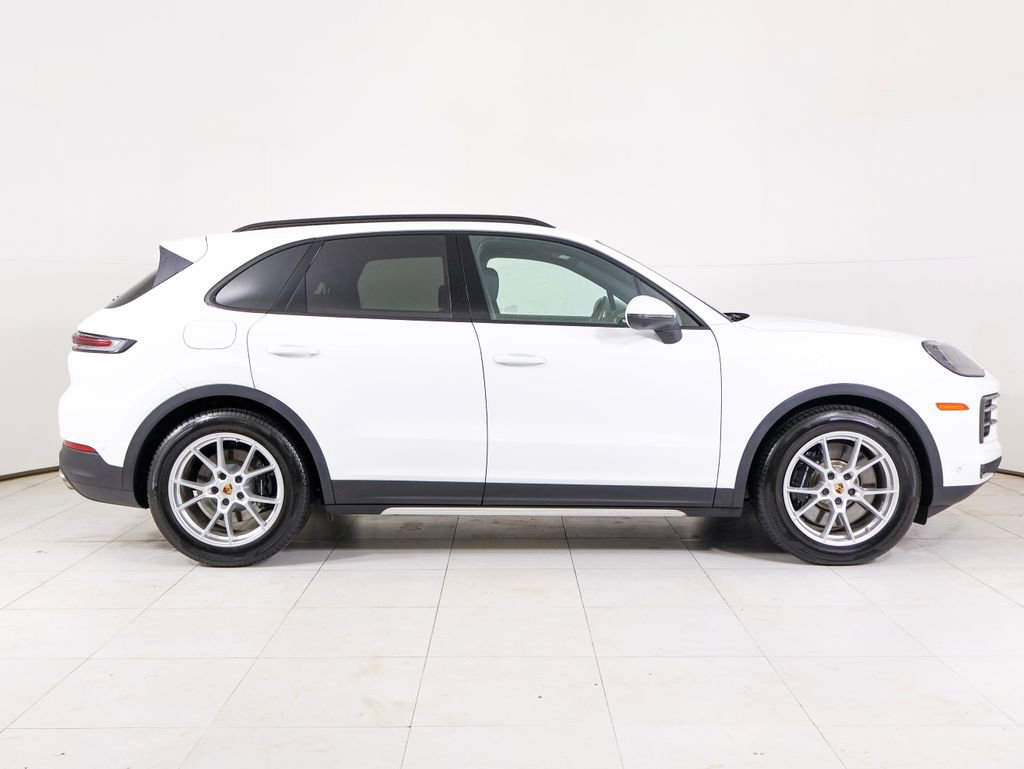 Certified 2025 Porsche Cayenne S AWD/4WD image 32