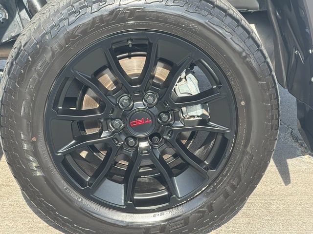 Used 2025 Toyota Tundra SR5 w/ SR5 Premium Package AWD/4WD image 29