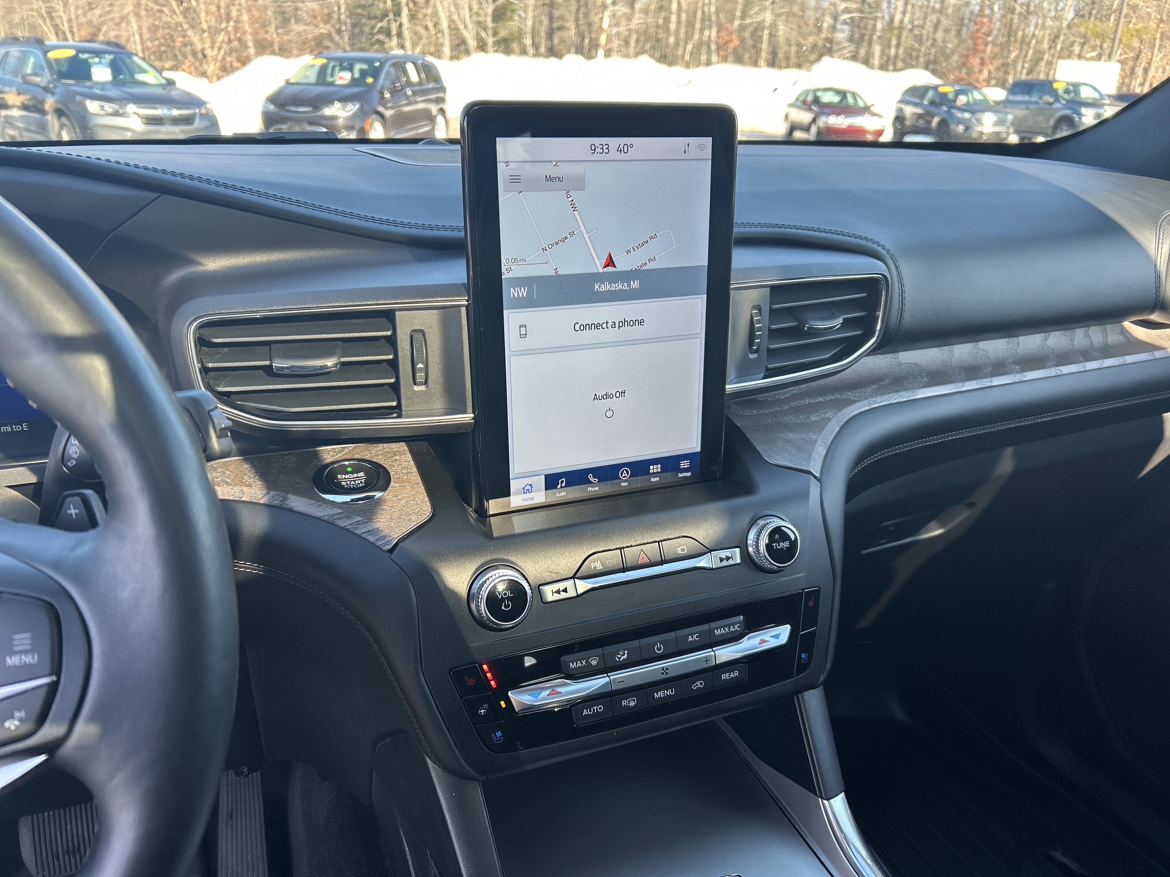 Used 2020 Ford Explorer Platinum w/ Premium Technology Package image 19