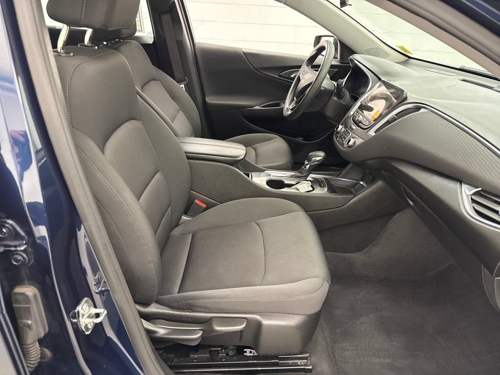 Used 2021 Chevrolet Malibu LT FWD image 24