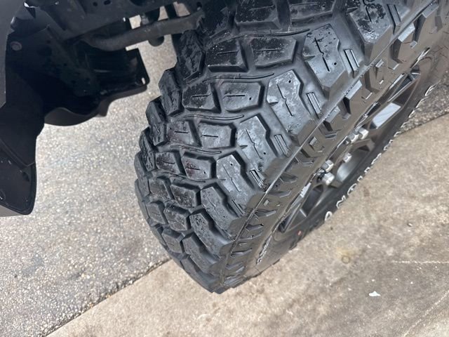 Used 2024 Jeep Gladiator Willys image 9