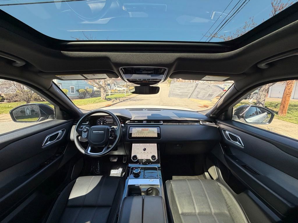Used 2019 Land Rover Range Rover Velar R-Dynamic SE image 13
