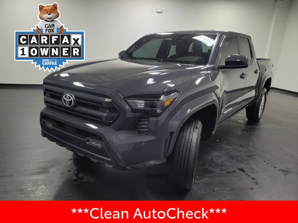 Used 2025 Toyota Tacoma SR5 AWD/4WD image 4