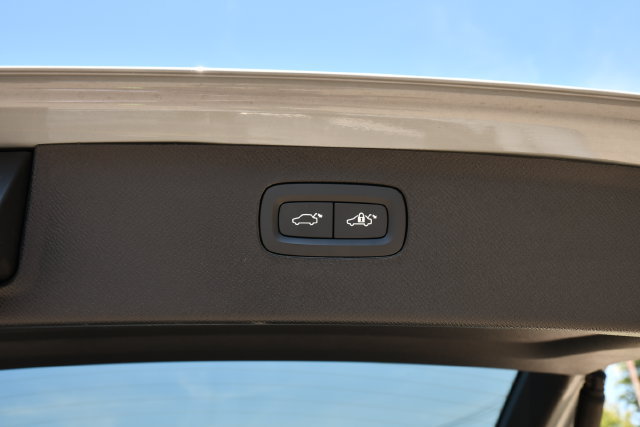 New 2026 Volvo XC90 B6 Plus w/ Protection Package Premier AWD/4WD image 31