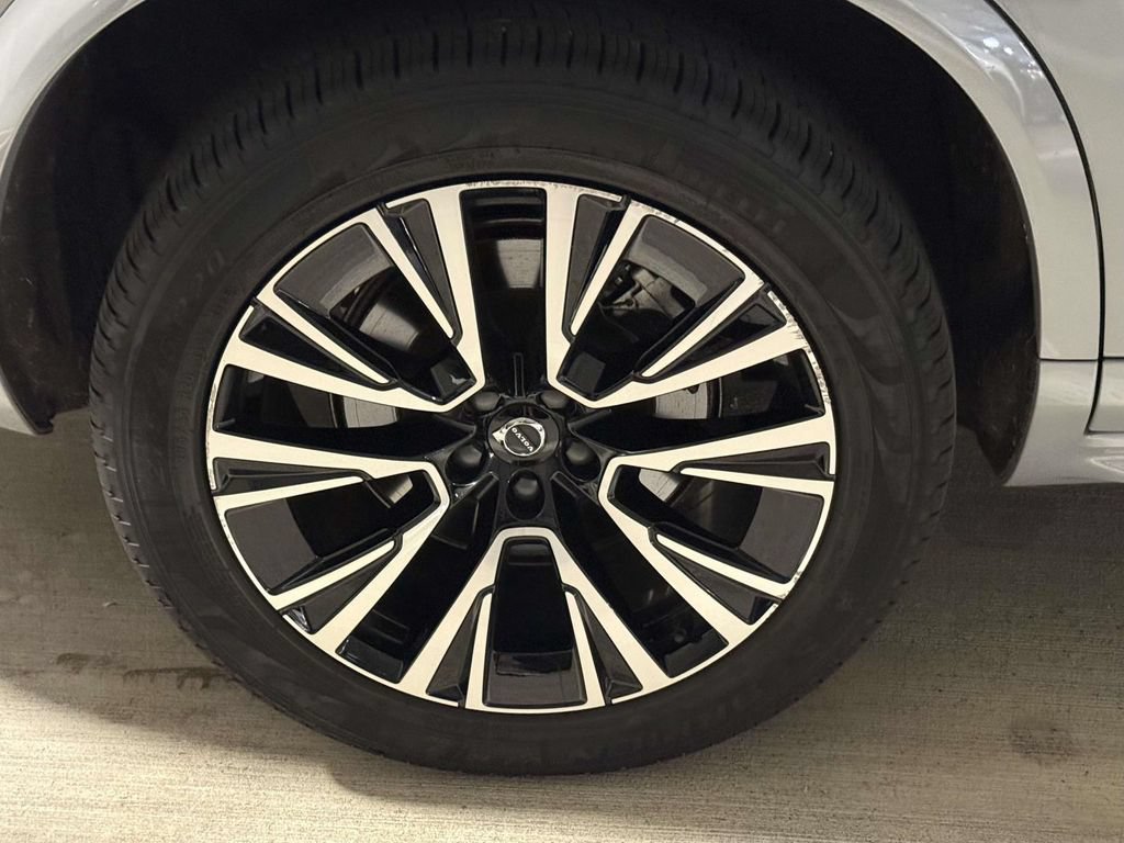 Used 2025 Volvo XC90 T8 Plus w/ Protection Package Premier AWD/4WD image 6