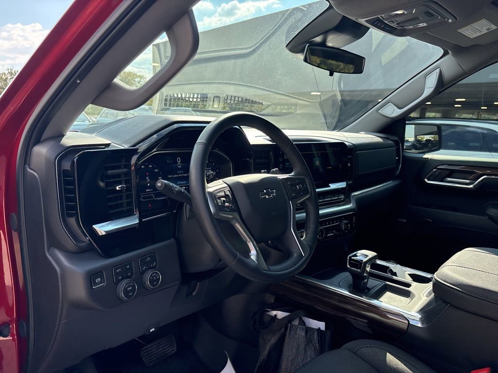 Used 2025 Chevrolet Silverado 1500 LT Trail Boss w/ Convenience Package II image 12
