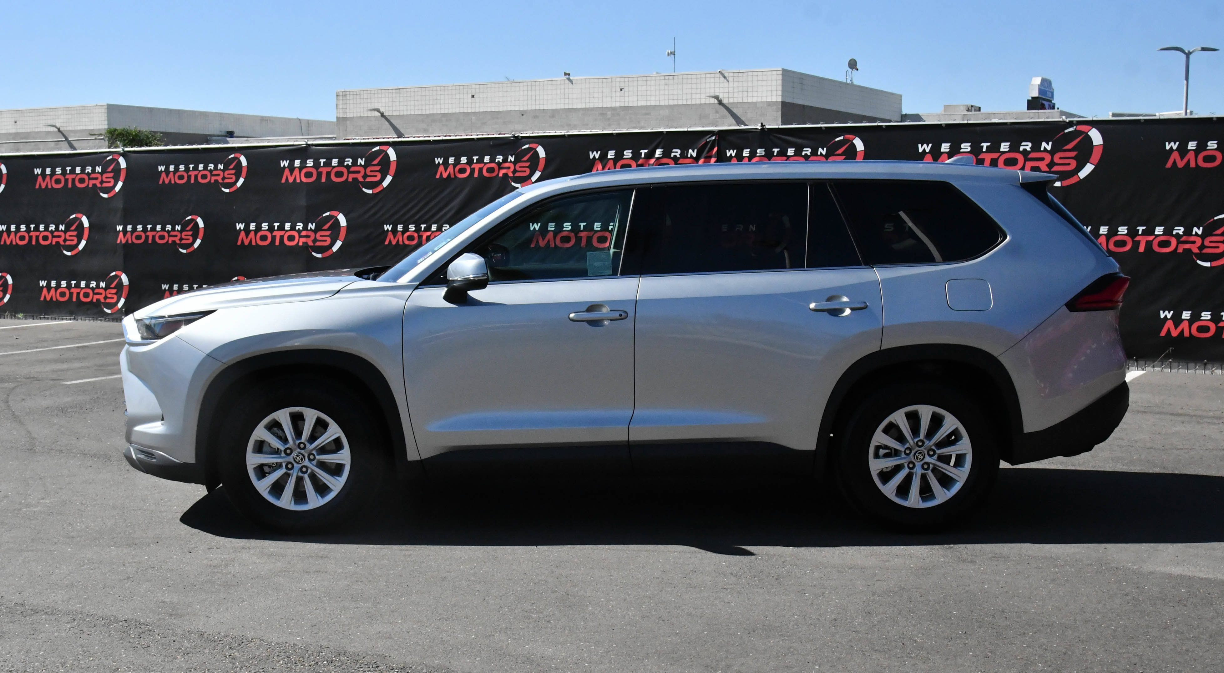 Used 2024 Toyota Grand Highlander FWD image 4