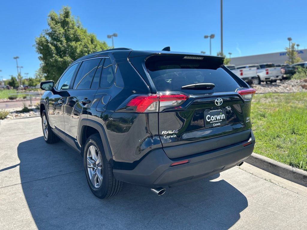 Used 2025 Toyota RAV4 XLE AWD/4WD image 5