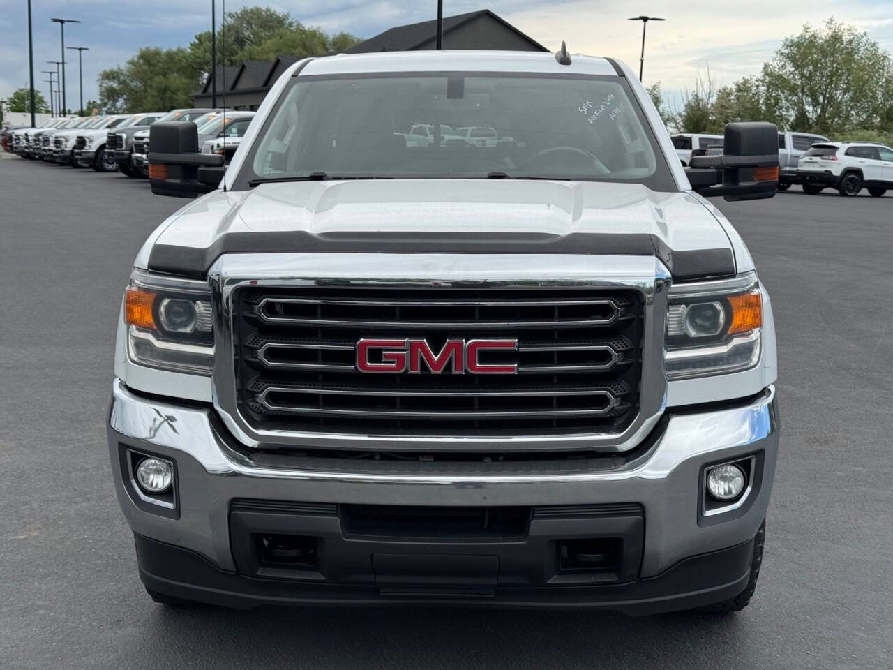 Used 2019 GMC Sierra 2500 SLE AWD/4WD image 2