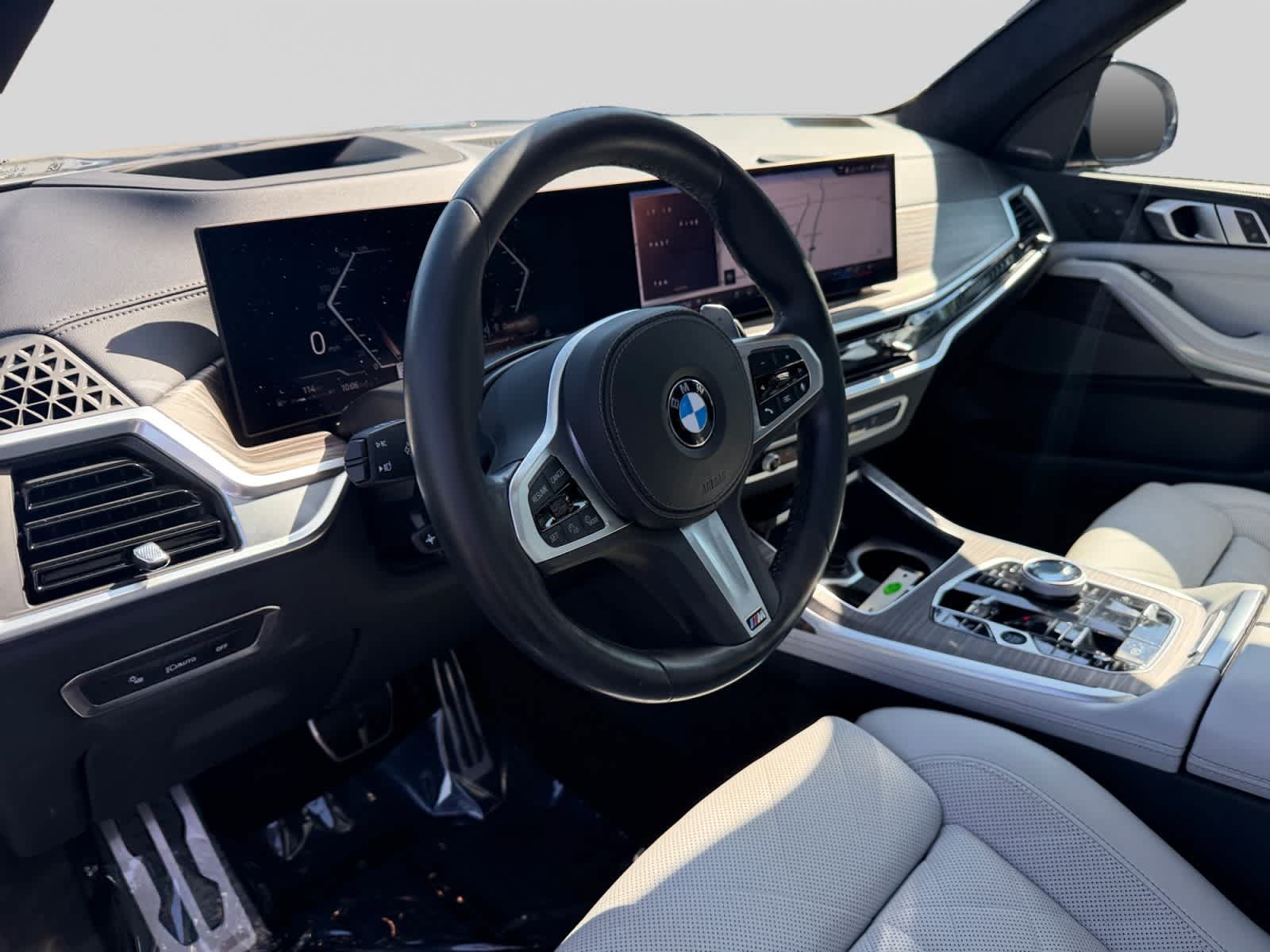 Used 2024 BMW X7 xDrive40i w/ Executive Package AWD/4WD image 11