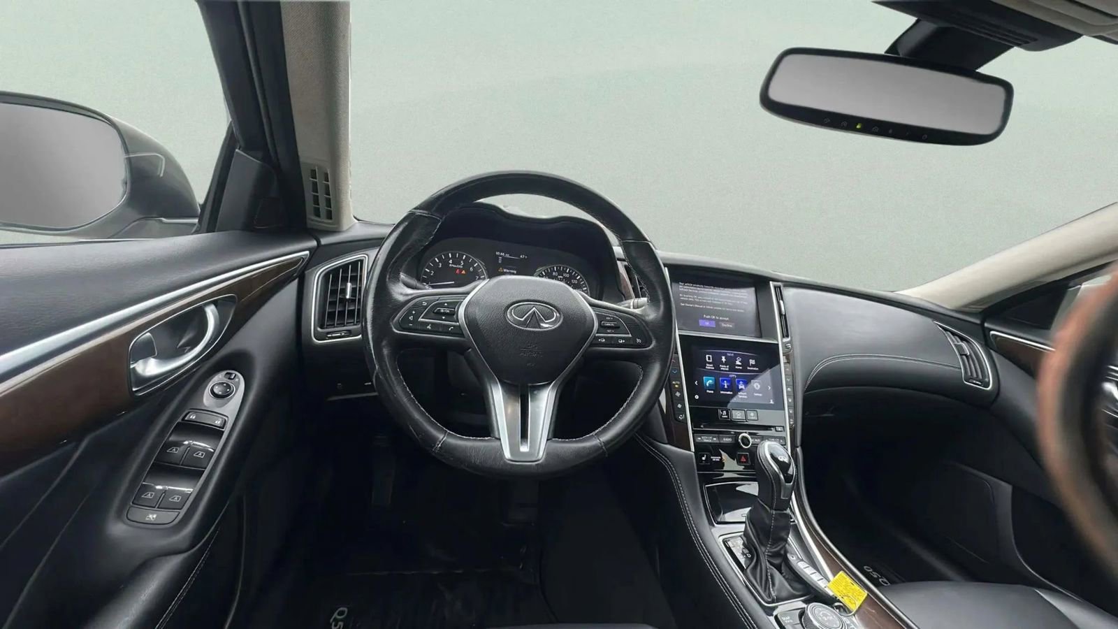 Used 2019 INFINITI Q50 Luxe w/ Essential Package (3.0T Luxe) AWD/4WD image 19