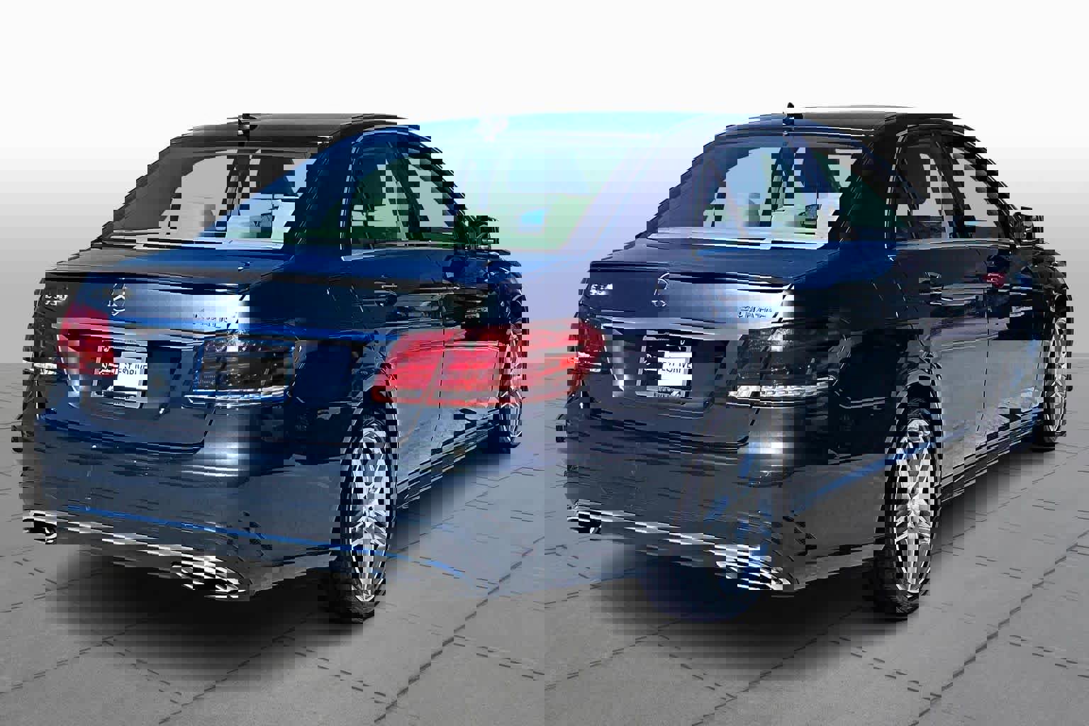 Used 2014 Mercedes-Benz E 350 4MATIC Sedan image 13