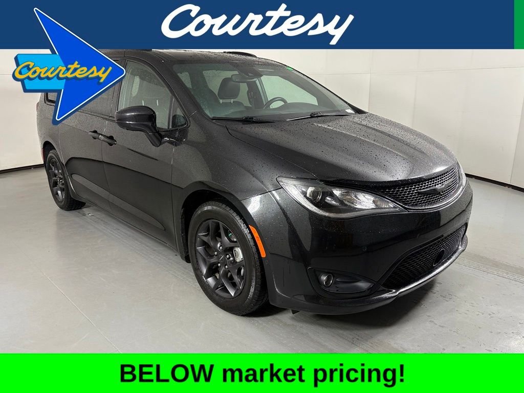 Used 2020 Chrysler Pacifica Touring-L Plus FWD image 1