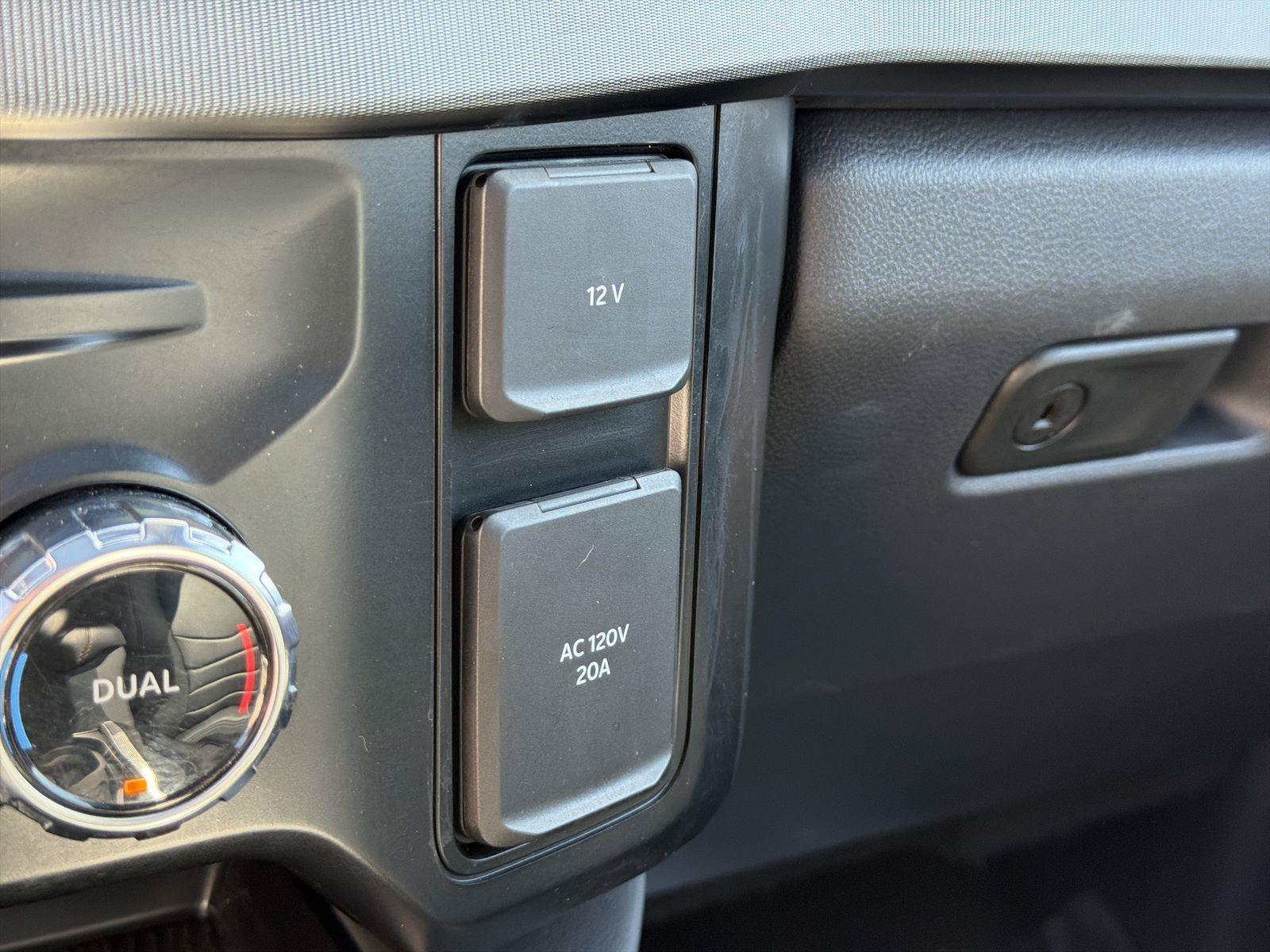 Used 2023 Ford F350 Platinum AWD/4WD image 39
