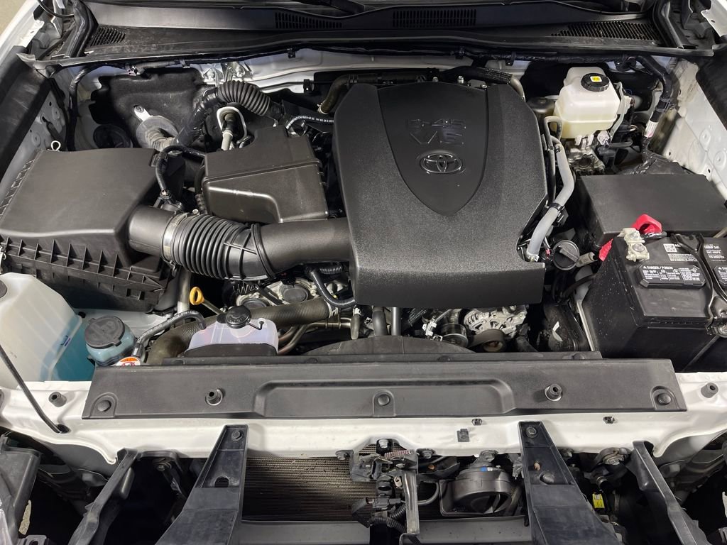 Certified 2023 Toyota Tacoma TRD Off-Road AWD/4WD image 9
