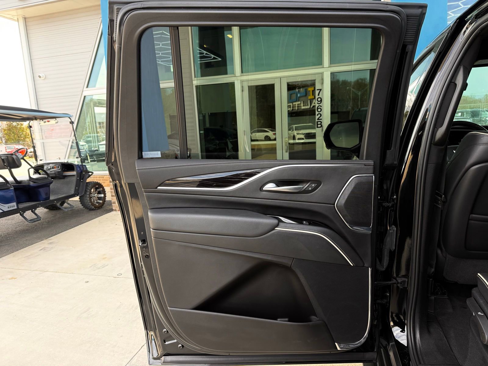 Used 2023 Cadillac Escalade ESV Sport AWD/4WD image 29