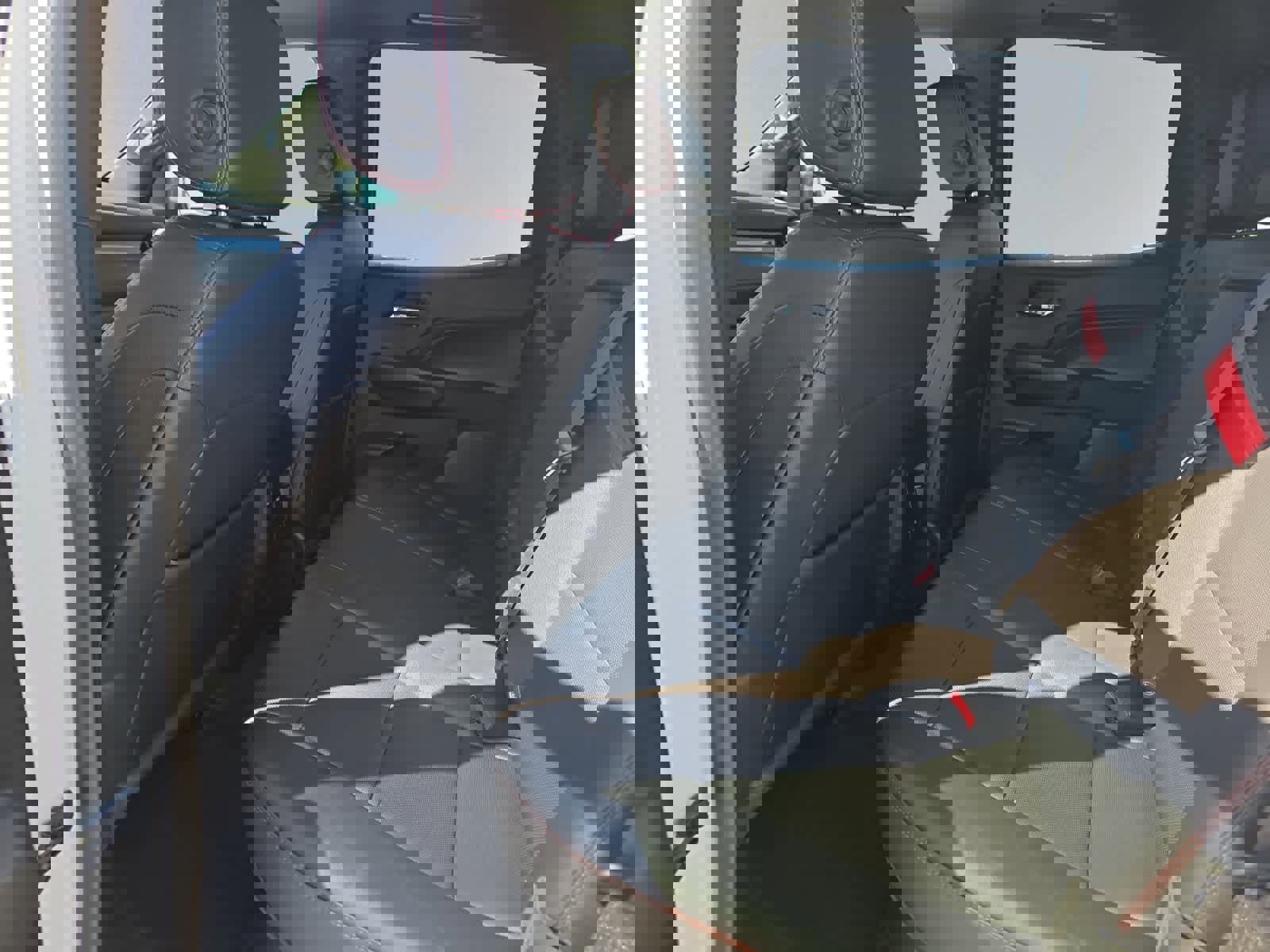 Used 2023 Chevrolet Colorado Z71 w/ Z71 Convenience Package 2 image 18