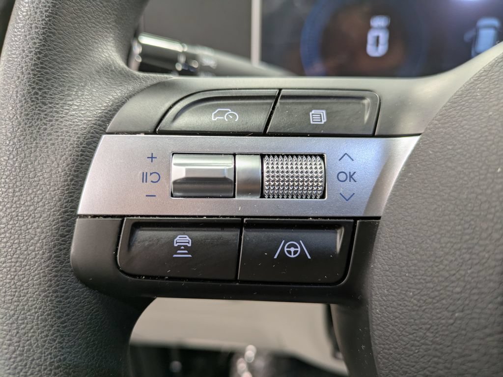 Certified 2025 Hyundai Tucson SE AWD/4WD image 16