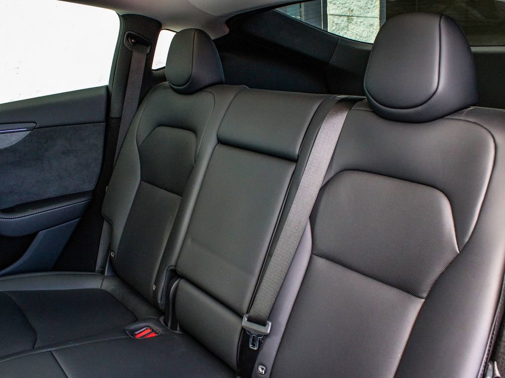 Used 2026 Tesla Model Y Long Range image 32