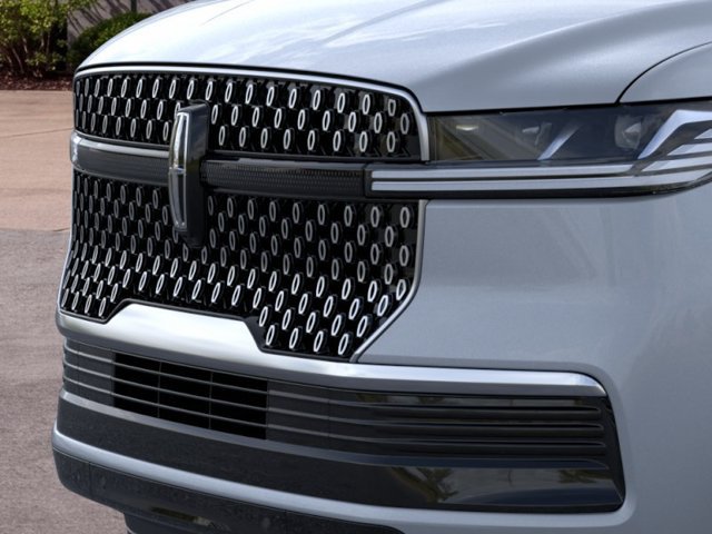 New 2026 Lincoln Navigator L Premier AWD/4WD image 18