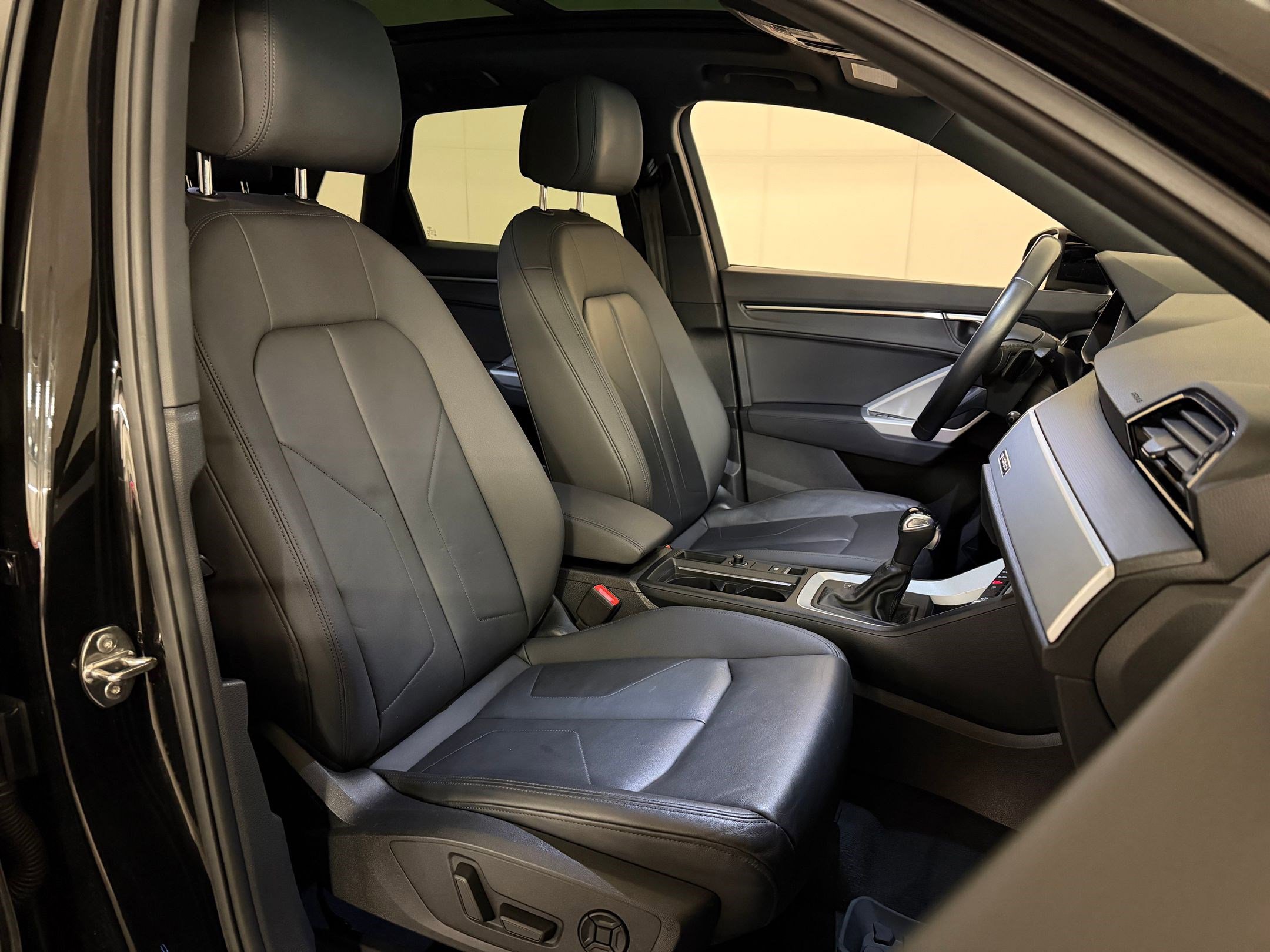 Certified 2021 Audi Q3 2.0T Premium w/ Convenience Package image 32