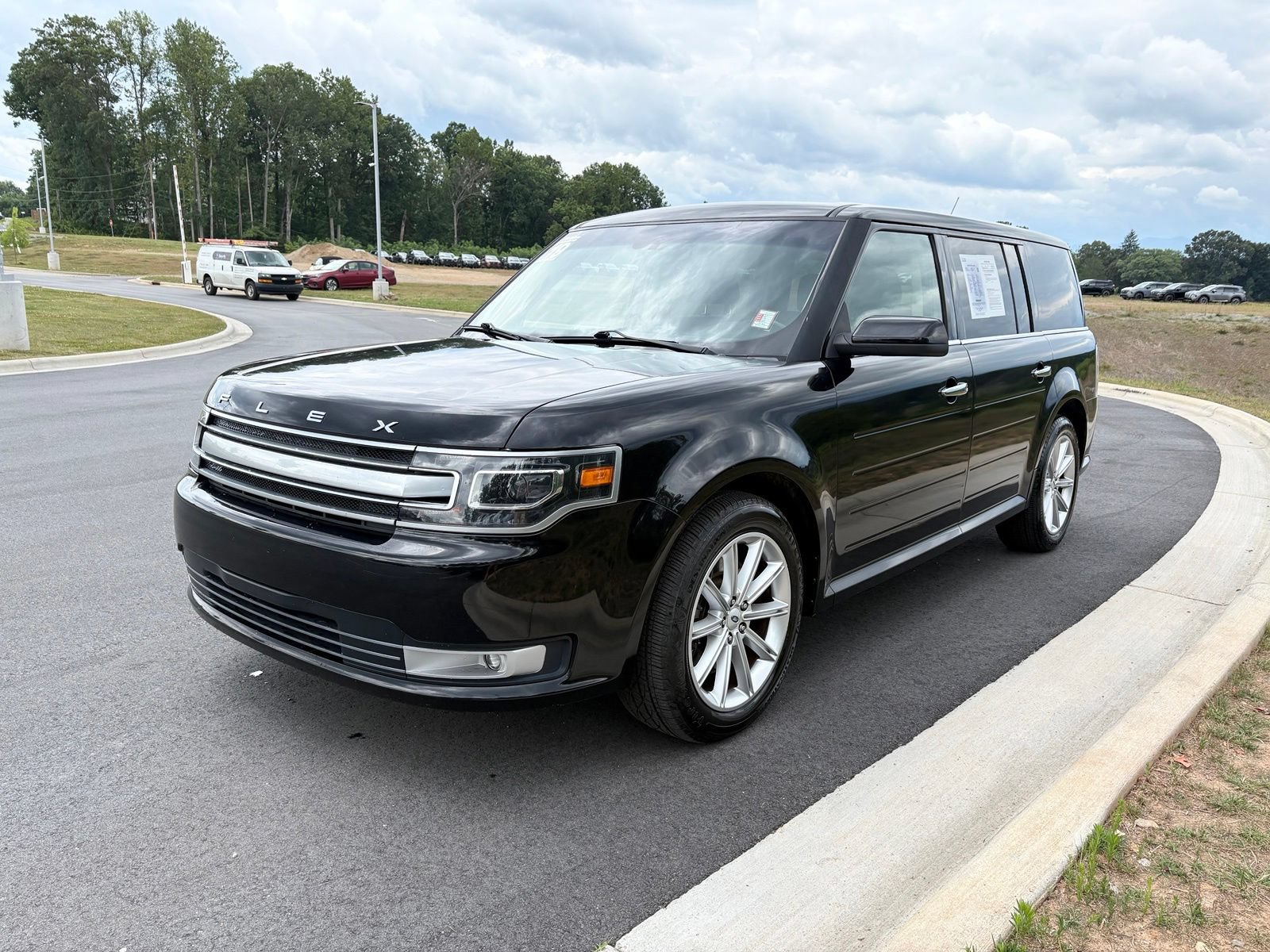 Used 2019 Ford Flex Limited FWD image 3