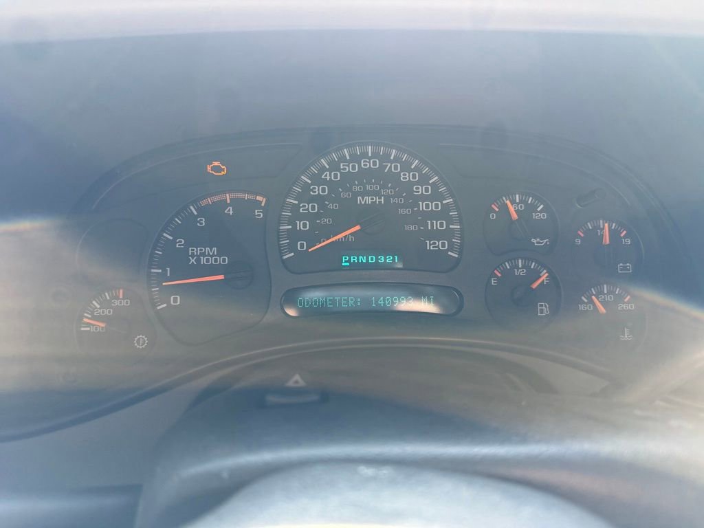 Used 2004 Chevrolet Silverado 2500 LT w/ Heavy-Duty Power Package image 23