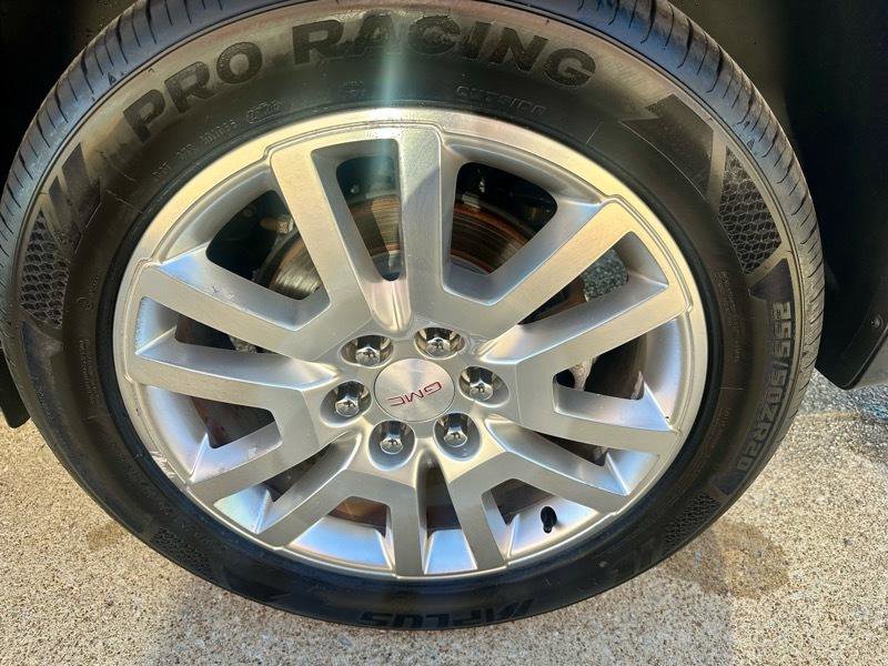 Used 2015 GMC Acadia Denali image 32