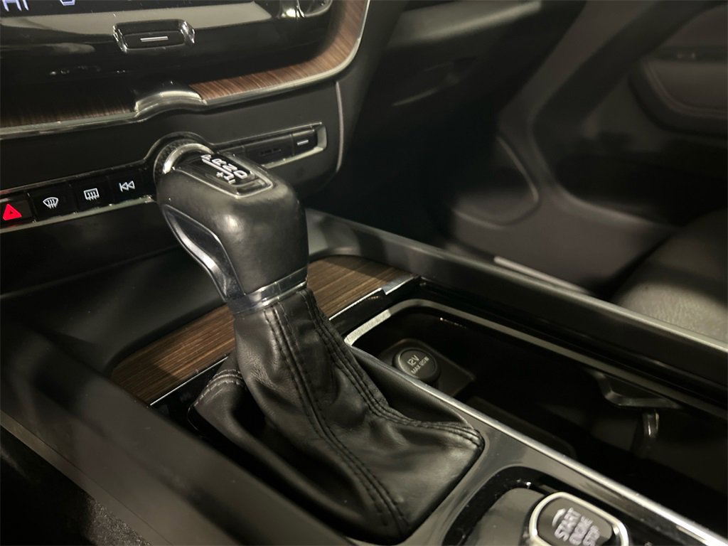 Certified 2021 Volvo XC60 T5 Momentum w/ Premium Package image 19