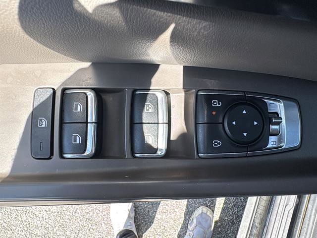 Used 2025 Kia Carnival image 16