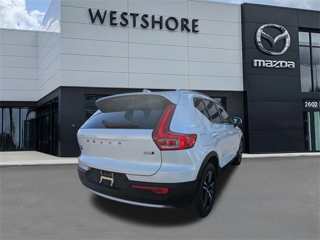Used 2023 Volvo XC40 B5 Plus image 3