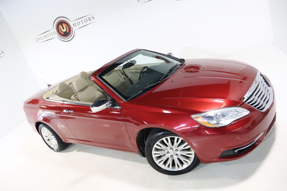 Used 2013 Chrysler 200 Limited FWD image 7